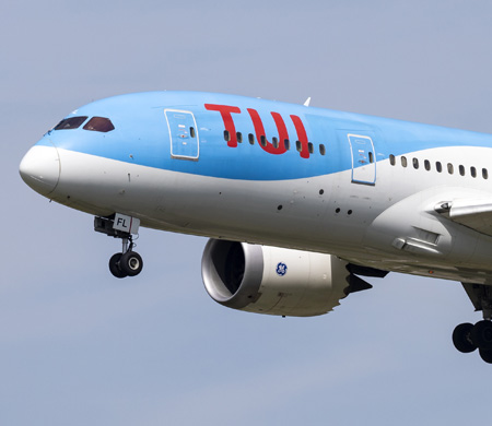 TUI, mahsur kalan turistler için bölgeye 2 uçak gönderdi