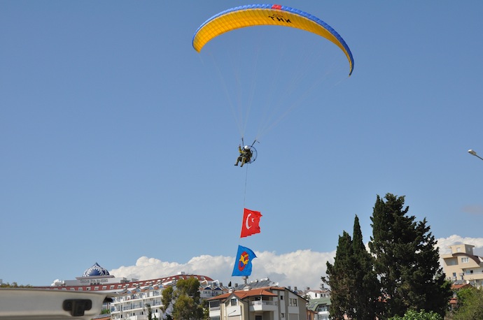 SOLO TÜRK VE TÜRK YILDIZLARI AIRSHOW SİDE'DE BÜYÜLEDİ