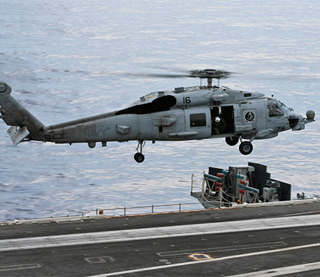 Askeri helikopter denize indi; 1 kişi kayıp!