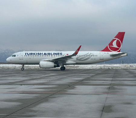 Günler sonra Şırnak'a ilk uçak indi