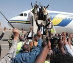 Hartum'a yıllar sonra ilk yolcu uçağı indi