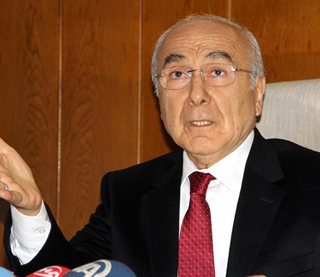 Aytaç Durak uçakta rahatsızlandı