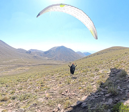 Erciyes'in 3 bin 500 metre rakımına yamaç paraşütü ile çıktılar
