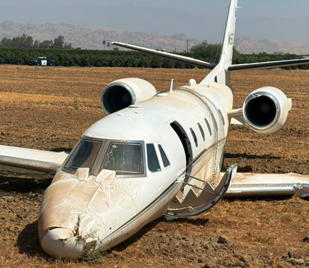 Doktorları taşıyan özel jet iniş sırasında pistten çıktı