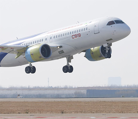 Çin'in yolcu uçakları fuarda boy gösterdi