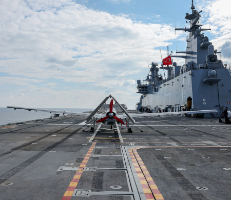 Bayraktar TB3, TCG Anadolu Üzerinde 100 Sortiyi Tamamladı
