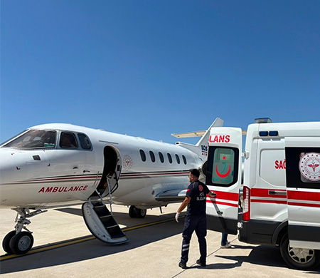 Ambulans uçak 4 aylık bebek için havalandı