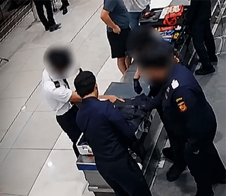 Pilota yapılan operasyon kamerada!