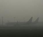 Sis hava ulaşımını felç etti!