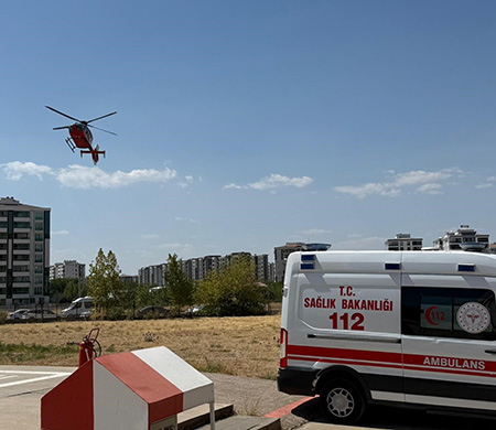 Ambulans helikopter kalp krizi geçiren hasta için havalandı