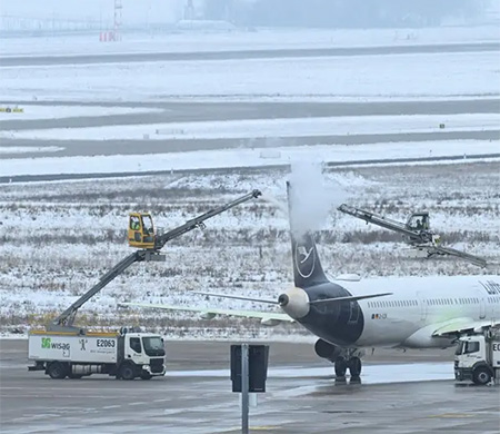 Berlin'de hava trafiği alt üst oldu
