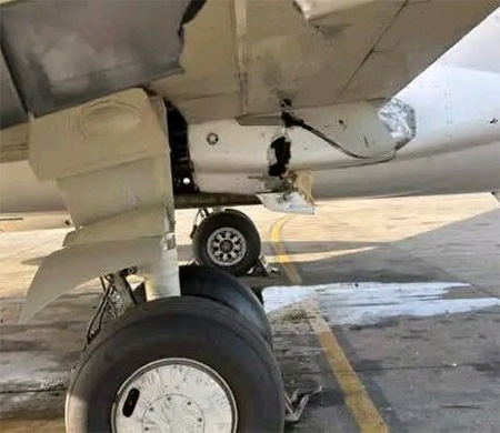 Havalimanına saldırı; Yolcu uçağı da hasar aldı