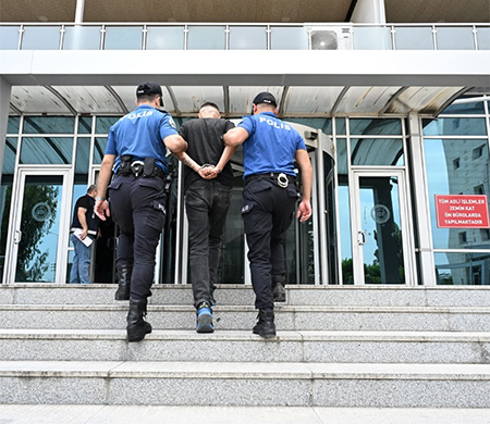 Çukurova Havalimanı'nda yakalandı