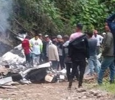 Küçük uçak düştü: 3 kişi hayatını kaybetti