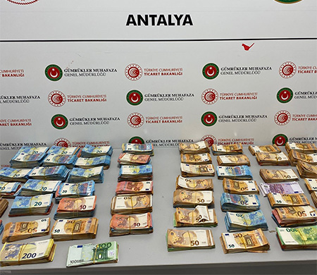 Bebek bezlerine gizlenmiş olarak yakalandı!