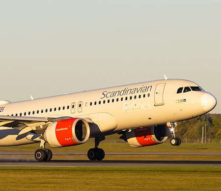 Yolcu uçağı taksi yolundan kalkmaya çalıştı!