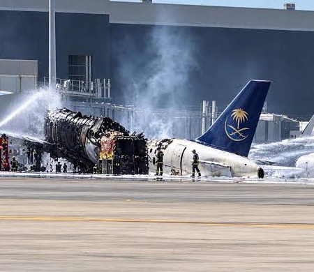 Riyad Havalimanı'na saldırı: Saudia uçağı alev alev yandı