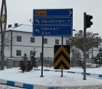 Yüksekova'da yoğun yağışlar uçak seferlerini durdurdu