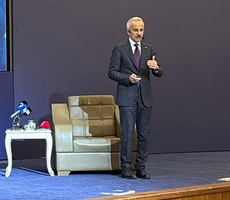 Bakan Uraloğlu; "61. havalimanı Trabzon'a yapılacak"