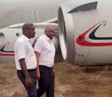 DC-8 kargo uçağı pistten çıktı