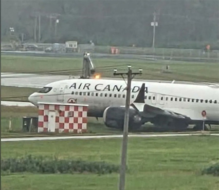 Air Canada Uçağı Pistten Çıktı!