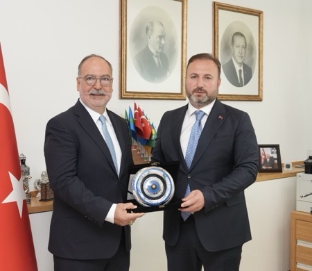 Mehmet Nane DHMİ Genel Müdürü Fatik Çakmak’ı ziyaret etti 
