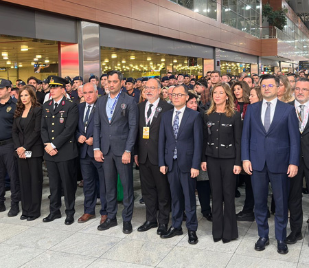 Sabiha Gökçen Havalimanı'nda ATA'yı anma töreni