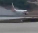 İniş sırasında iniş takımları çöktü!