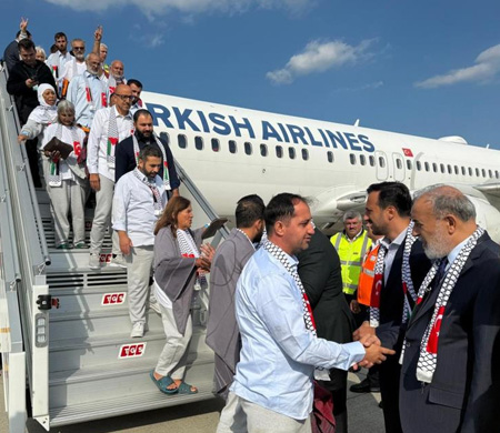 Aktivistler özel uçuşla Türkiye'ye getirildi