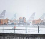 Frankfurt Havalimanı'nda onlarca uçuş iptal