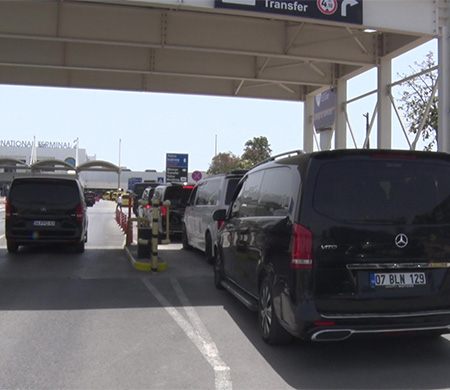 Antalya Havalimanı’nda VIP Transfer Krizi