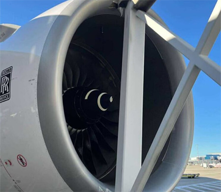 A380 yolcu köprüsüne çarptı!