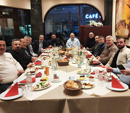 Sunexpress Köln acentaları iftarda bir araya geldi