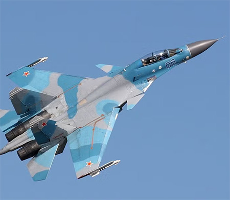 Rusya'ya ait savaş uçağı düştü!