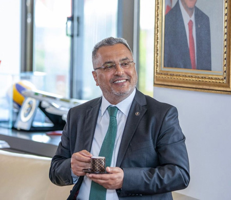 AHMET BOLAT BİR KOLTUĞU DAHA KAYBETTİ