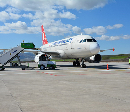 Siirt Havalimanı 10 ayda kaç yolcuya hizmet verdi?