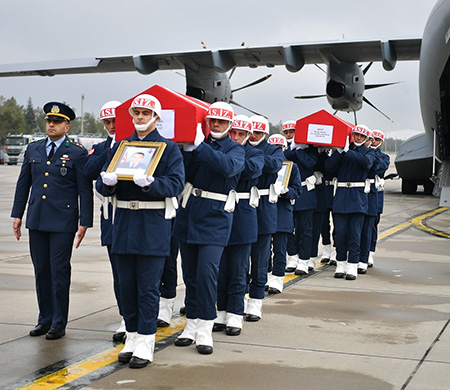 Şehit pilot İlgen'in naaşı Kayseri'de