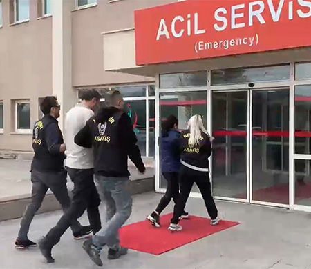 Havalimanına ait tabanca ve mermi çalan hırsızlar yakalandı