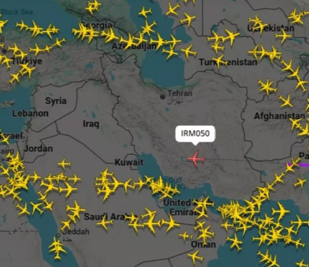 Binlerce kişi Mahan Air uçağını izledi