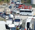 THY Servis Aracı Sabiha Gökçen’de Kaza Yaptı