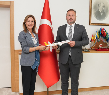Pegasus Genel Müdürü Güliz Öztürk’ten DHMİ’ye ziyaret