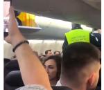 AJET Uçağı Podgorica’ya Yönlendirildi, Polis Uçağa Girdi: Yolcular Tepkili