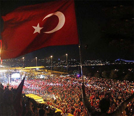 15 Temmuz’un 9. Yılında Türkiye Şehitlerini Anıyor