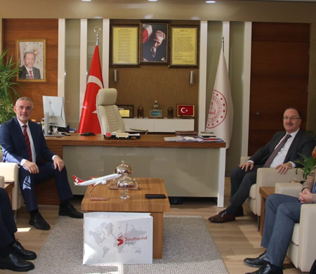 Southwind Airlines yöneticilerinden Antalya İl Millî Eğitim Müdürlüğü’ne ziyaret