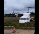 Yolcu uçağı iniş sırasında pistten çıktı!