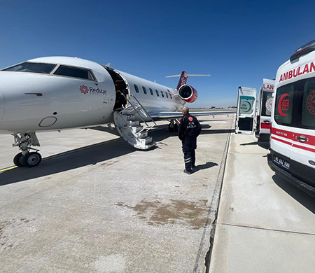 Vanlı iki çocuk için ambulans uçak havalandı