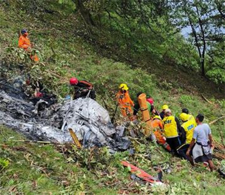 Hindistan'da helikopter faciası; 7 kişi hayatını kaybetti!