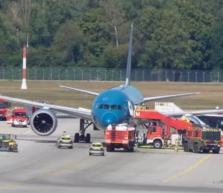 Vietnam Airlines Boeing 787 kalkışta kuyruğunu piste vurdu