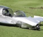 Pilotun Zor Anları! Uçağı Golf Sahasına İndirdi