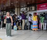 Havalimanındaki Grev Uçuşları Felç Etti